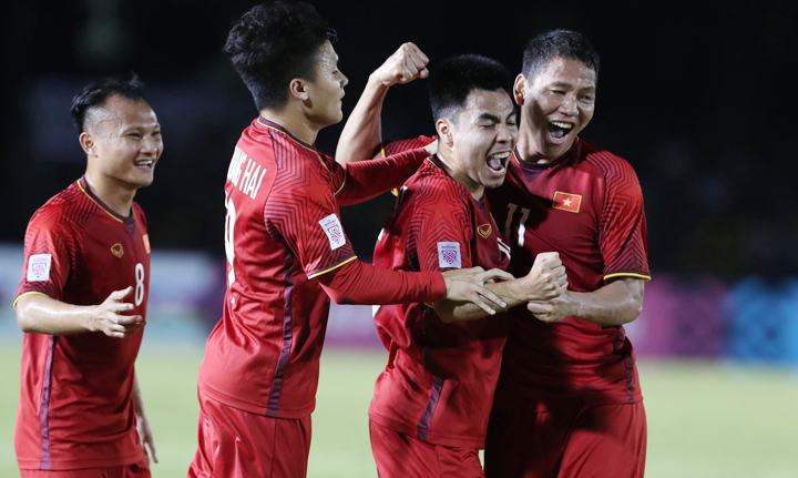 Chung kết AFF Cup 2018: tuyển Việt Nam lên đường ứng chiến 2