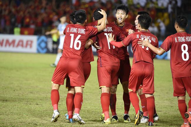 Đội tuyển Việt Nam vào chung kết AFF Cup sau 10 năm: Một đội tuyển đặc biệt! 2