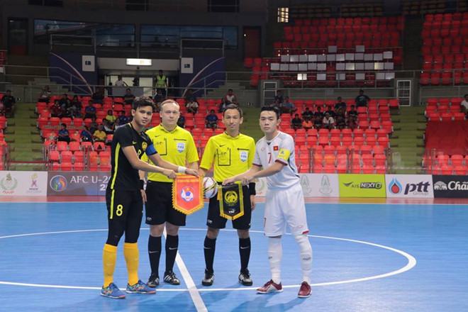 Futsal Việt Nam đánh bại Malaysia 2-1 tại Futsal AFC U.20 1